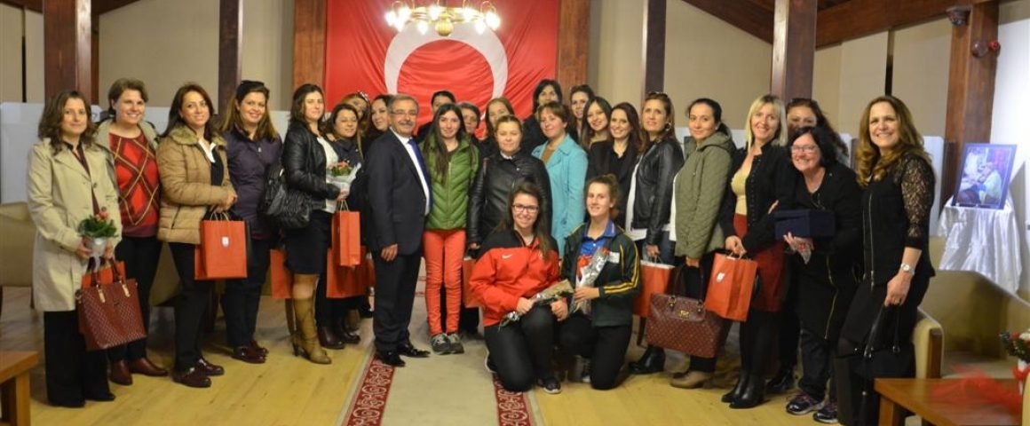 AKM’DE EMEKÇİ KADINLAR FOTOĞRAF SERGİSİ AÇILDI