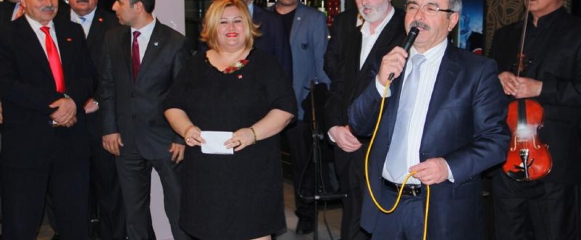 BAŞKANIMIZ ÖZACAR KADINLARI GECE DE YALNIZ BIRAKMADI