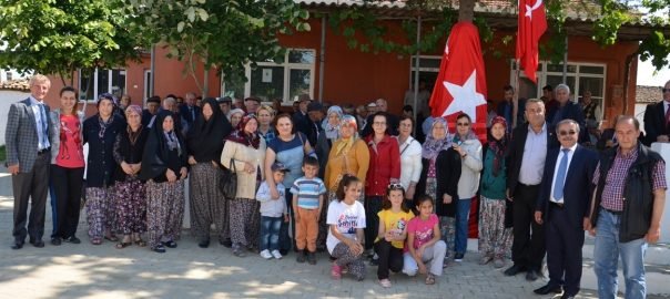BAŞKANIMIZ ÖZACAR’DAN 3 KÖYE ATATÜRK BÜSTÜ HEDİYESİ