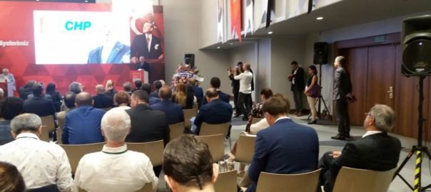 ÖZACAR “TURİZM SEKTÖRÜNÜN KRİZİ VE  BELEDİYELERİMİZ” TOPLANTISINA KATILDI