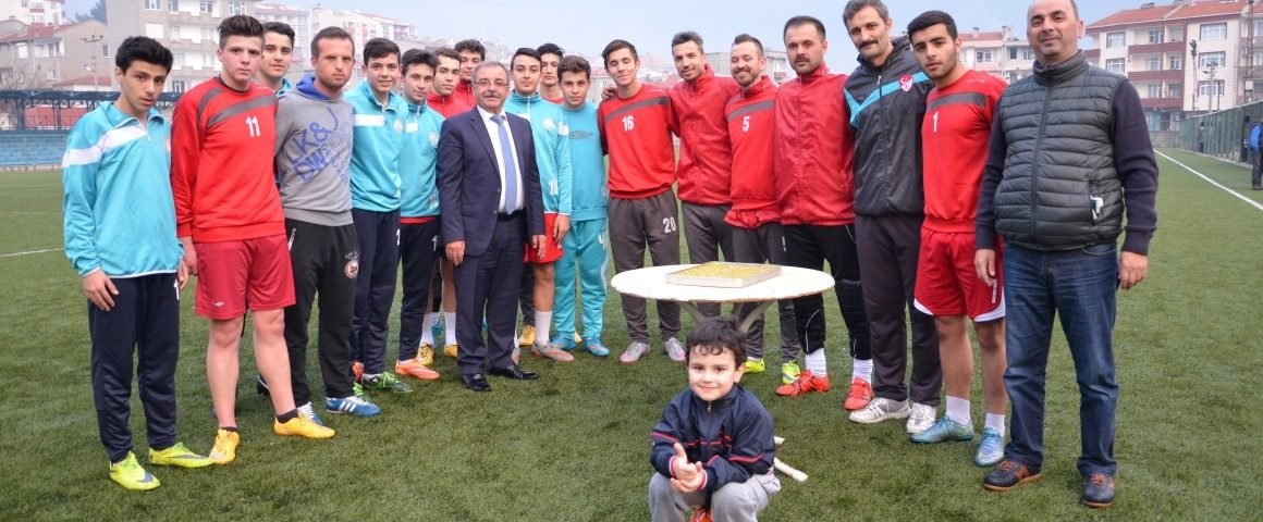 ÖZACAR’DAN GELİBOLUSPOR  İDMANINA MORAL ZİYARETİ